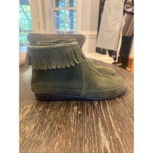 Aerosoles Linbo Green Fringe Suede Booties sz 8-1/2 NWOT